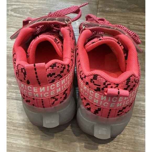 SD Speed Fashion Big Girls Youth Light Up Roller Shoes Size 1 Hot Pink - Picture 2 of 9